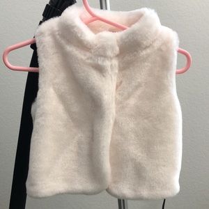 *SET OF 3 ITEMS* Carter’s fur and Sherpa vests